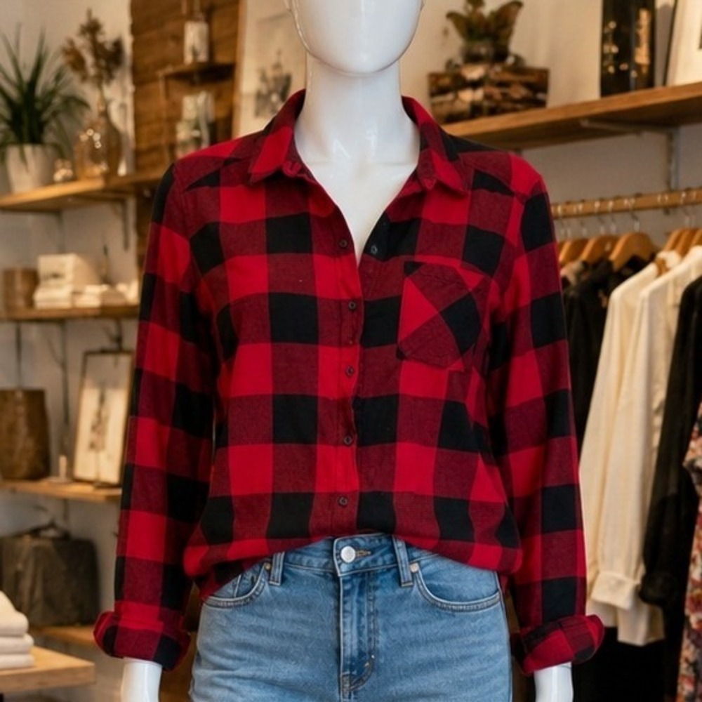 H&M Divided Women Button Down Red Black Buffalo Plaid Flannel S